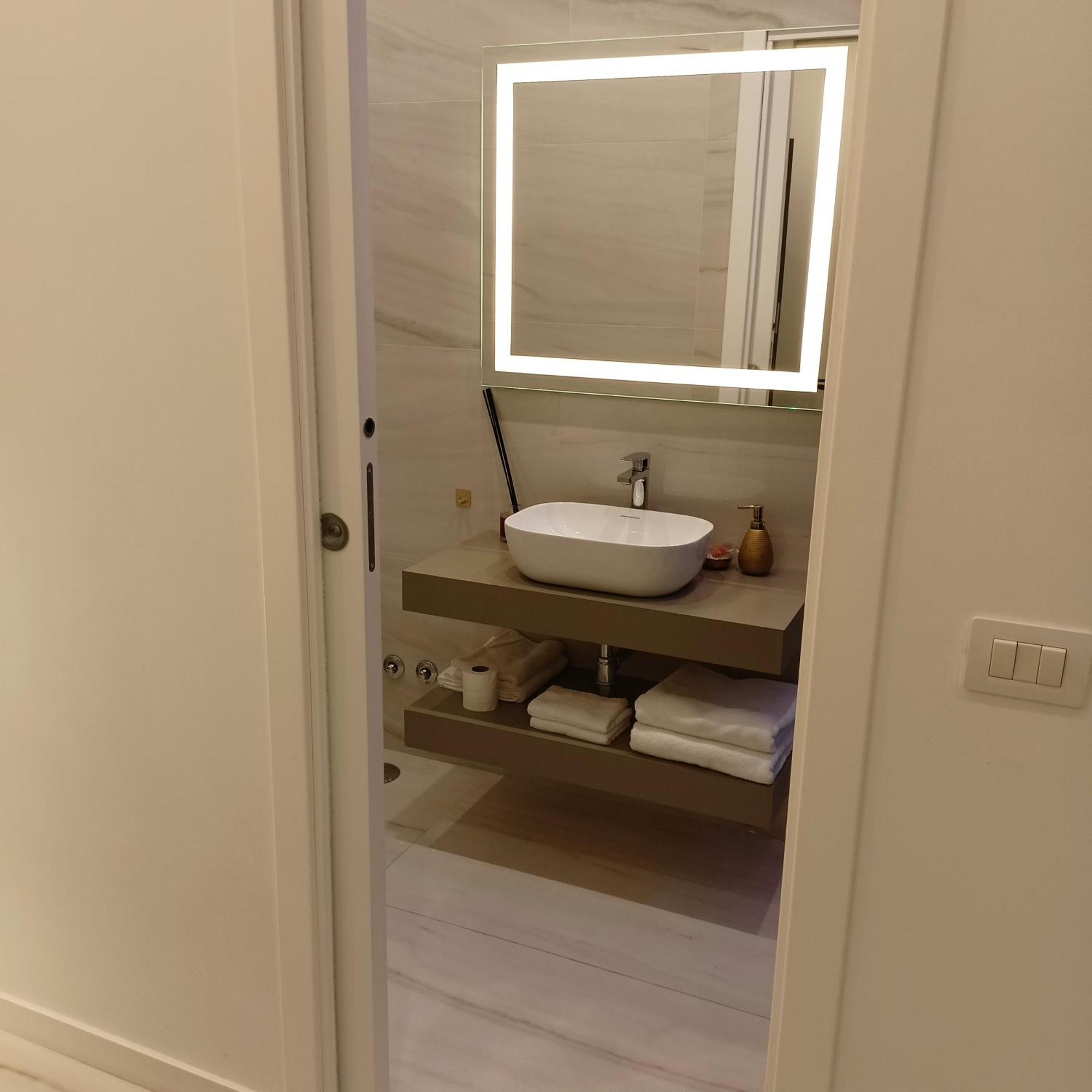 La Lepre Bovio Hotel Naples Luaran gambar